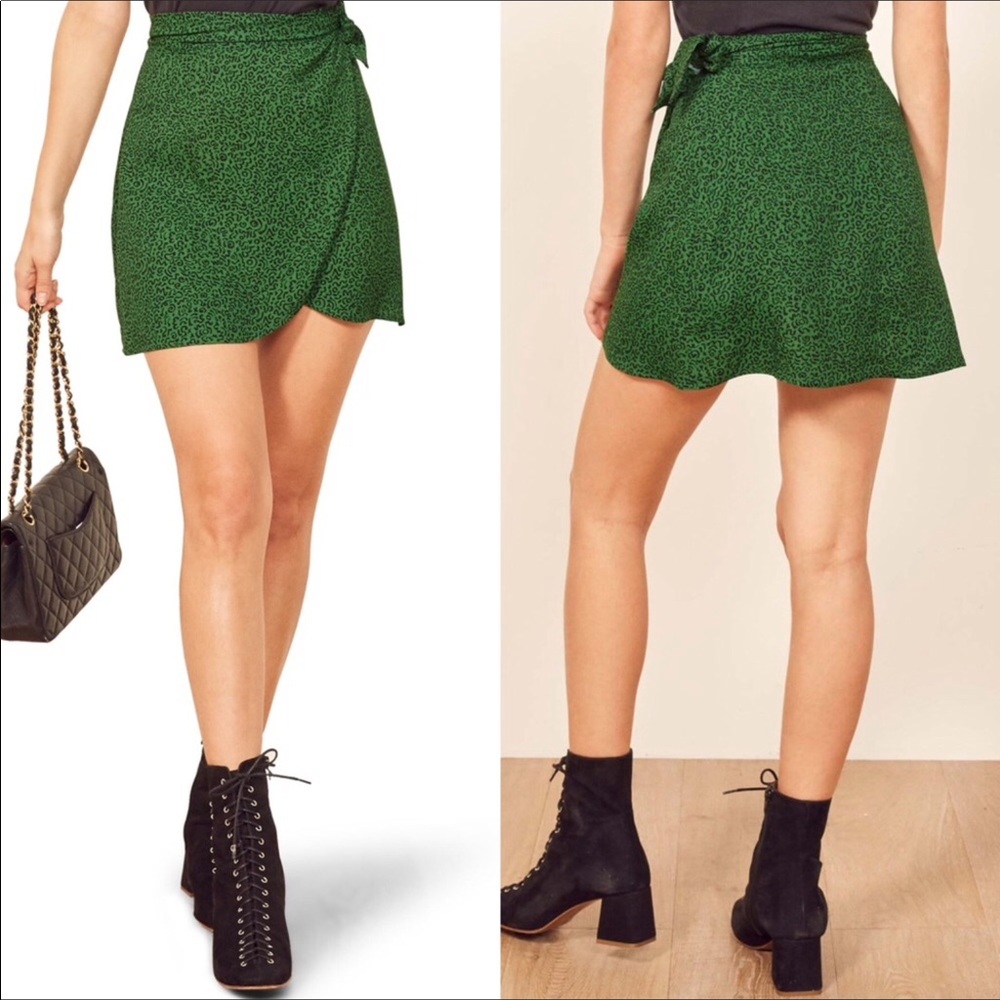 🆕 Reformation green black wrap skirt- size small
